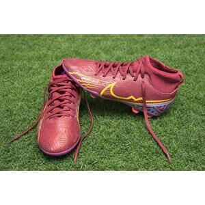 Nike Mercurial Youth size 4.5 Soccer Cleats Burgundy